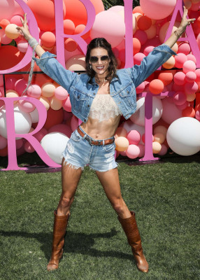 Alessandra Ambrosio – Victoria’s Secret’s ‘Angel Oasis’ as 2017 Coachella 