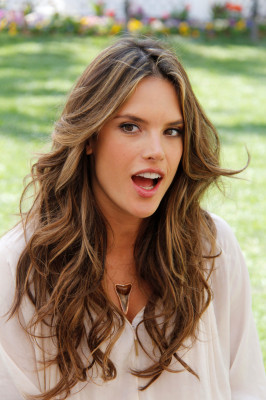 Alessandra Ambrosio pic #697681