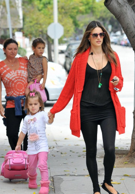 Alessandra Ambrosio pic #523906