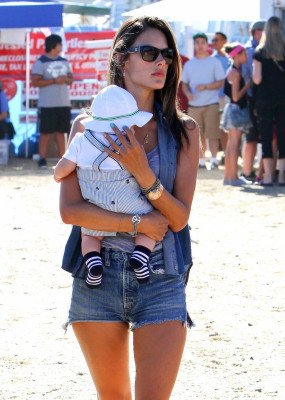 Alessandra Ambrosio pic #555876