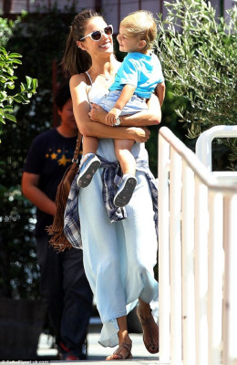 Alessandra Ambrosio pic #765416