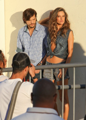 Alessandra Ambrosio pic #524905