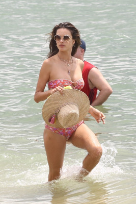 Alessandra Ambrosio pic #1027265