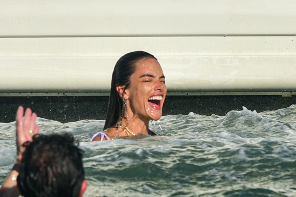 Alessandra Ambrosio is seen in Florianópolis, Brazil | 01.01.2021