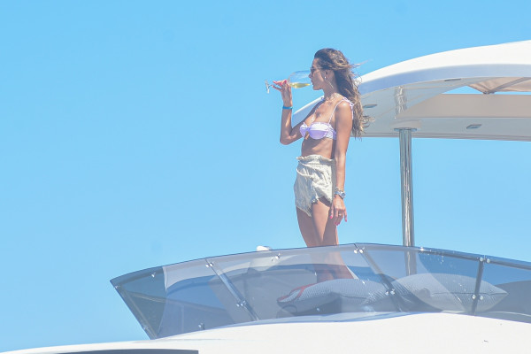 Alessandra Ambrosio is seen in Florianópolis, Brazil | 01.01.2021