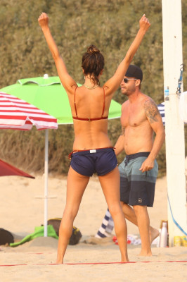 Alessandra Ambrosio is seen in Los Angeles // 13.09.2020