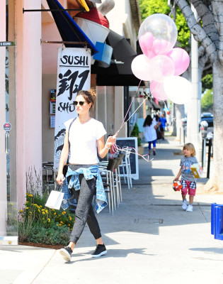 Alessandra Ambrosio pic #892069