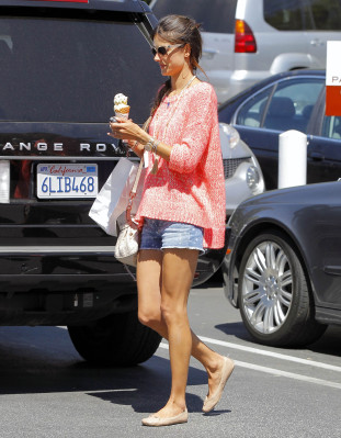 Alessandra Ambrosio pic #627933