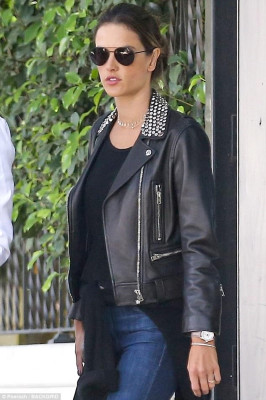 Alessandra Ambrosio pic #1037646