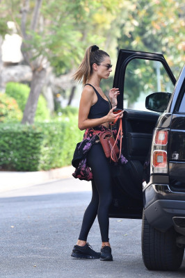 Alessandra Ambrosio is seen in Los Angeles // 14.09.2020