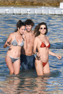 Alessandra Ambrosio pic #1197956
