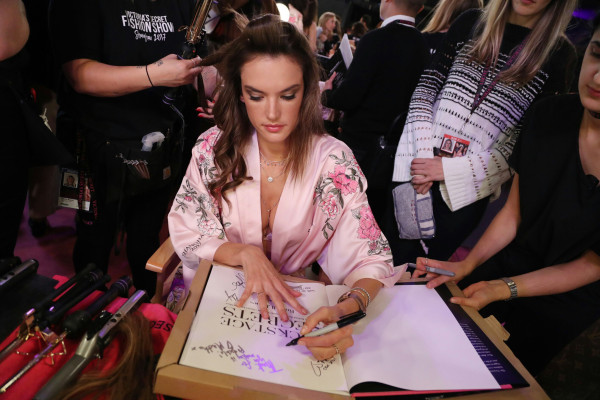 Alessandra Ambrosio pic #1013856