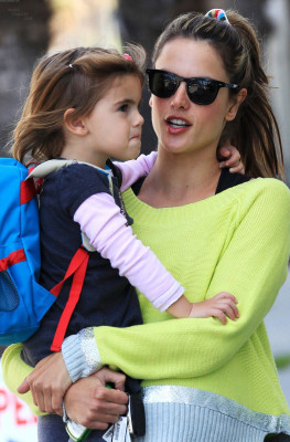 Alessandra Ambrosio pic #624474