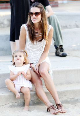 Alessandra Ambrosio pic #330523