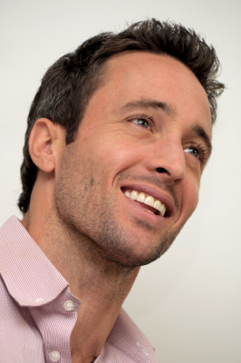Alex O Loughlin pic #443798