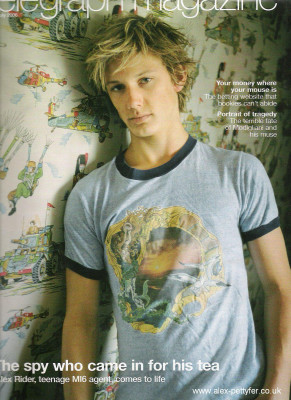 photo 6 in Pettyfer gallery [id195134] 2009-10-08 00:00:00