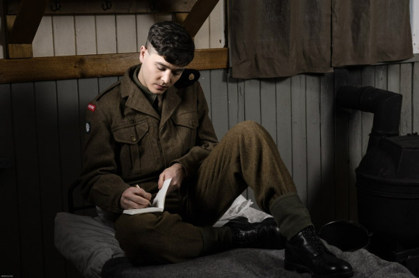Alexander Vlahos pic #652451