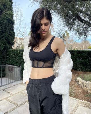 Alexandra Daddario 01/20/2022