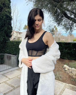 Alexandra Daddario 01/20/2022