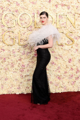 Alexandra Daddario – Golden Globe Awards 2025