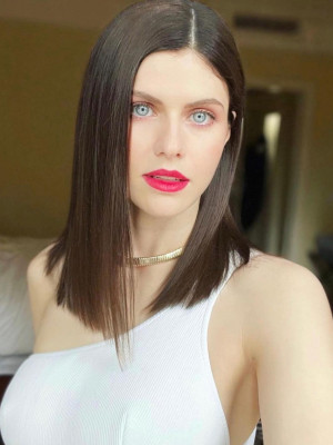 Alexandra Daddario 