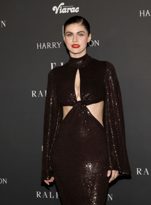 Alexandra Daddario at ELLE Women in Hollywood in Los Angeles 12/05/23