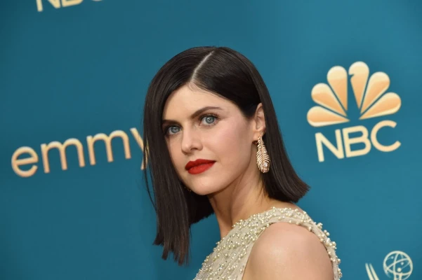 Alexandra Daddario - Emmy 2022 in Los Angeles 09/12/2022
