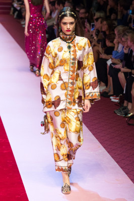 Alexandra Micu - Dolce &amp; Gabbana Spring/Summer 2018 Fashion Show in Milan
