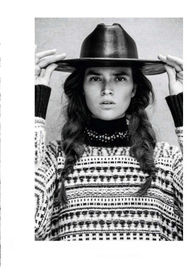Alexandra Micu for Elle IT 260924 by  François Rotger