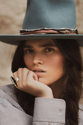 Alexandra Micu for Elle IT 260924 by  François Rotger