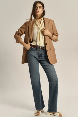 Alexandra Micu - Anthropologie 