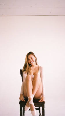 Alexis Ren pic #1200447