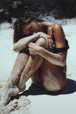 Alexis Ren pic #839640