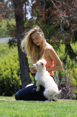 Alexis Ren