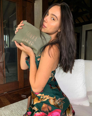 ALEXIS REN for Sonya Dakar x Alexis Ren Anniversary Beauty Capsule, 2020