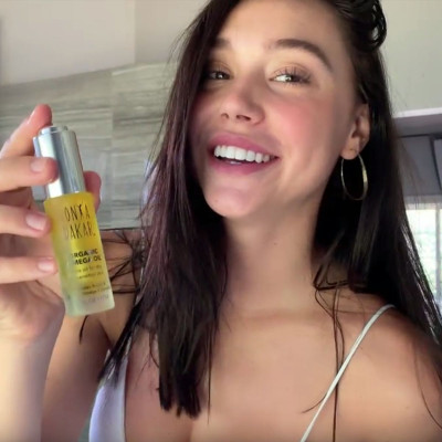 ALEXIS REN for Sonya Dakar x Alexis Ren Anniversary Beauty Capsule, 2020