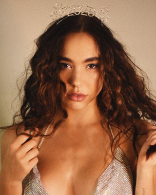 ALEXIS REN – New Year’s Eve Photoshoot 01/01/2020