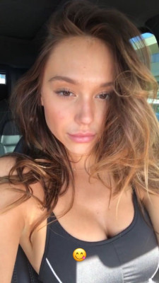 Alexis Ren pic #1103064