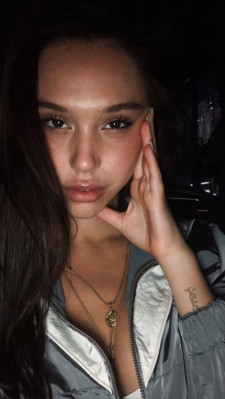 Alexis Ren pic #1067014