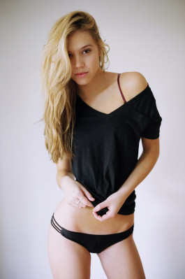 Alexis Ren pic #798274