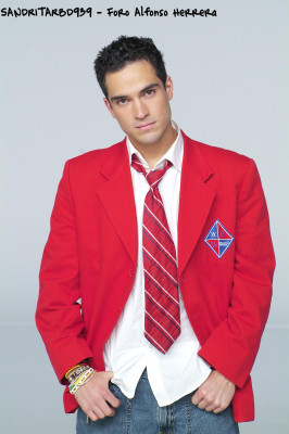 Alfonso Herrera  pic #530150