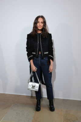 Alicia Vikander - Louis Vuitton Womenswear FW 2022/2023 Show at PFW 03/07/2022