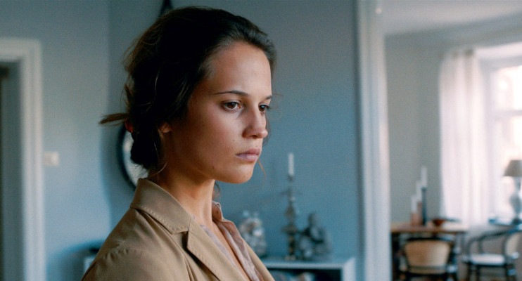 Alicia Vikander - Hotell (2013)