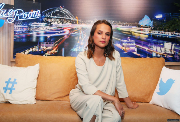 Alicia Vikander - Blueroom Q&amp;A on Twitter (2016)