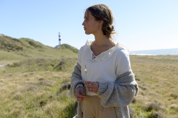 Alicia Vikander - The Light Between Oceans (2016)