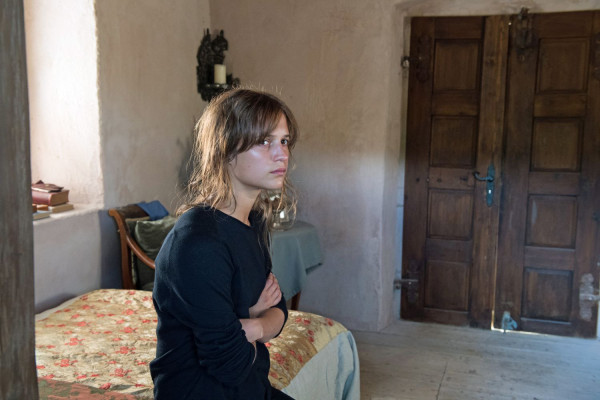 Alicia Vikander - Euphoria (2017)