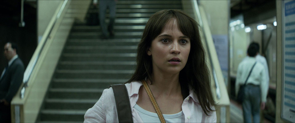 Alicia Vikander - Earthquake Bird (2019)