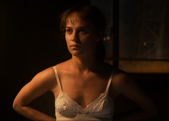 Alicia Vikander - Earthquake Bird (2019)