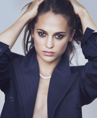 Alicia Vikander – ELLE Magazine US September 2017
