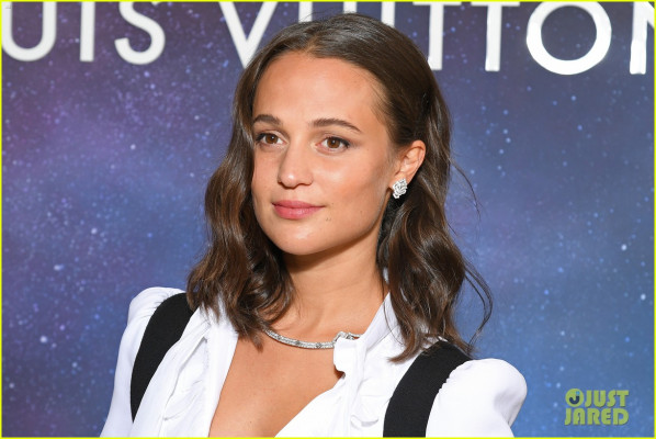 Alicia Vikander - Louis Vuitton Stellar Jewelry Cocktail Event in Paris 09/28/20